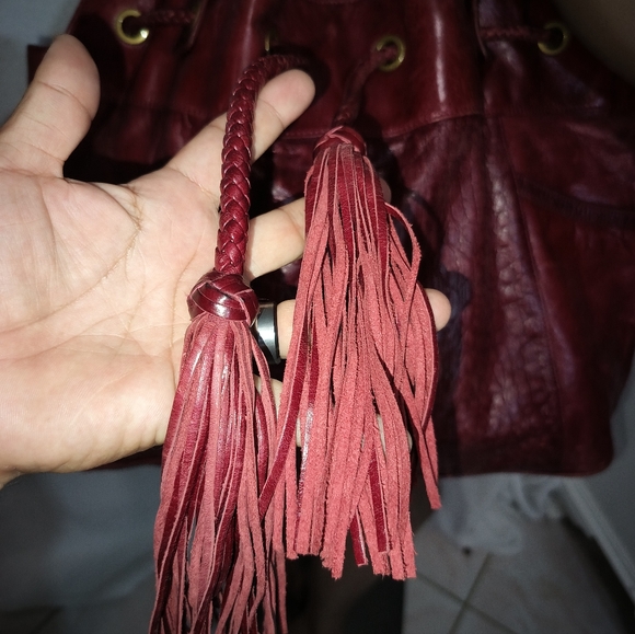 Charles David Red Alligator Embossed Leather Hobo Bag Purse. Large - Picture 13 of 16